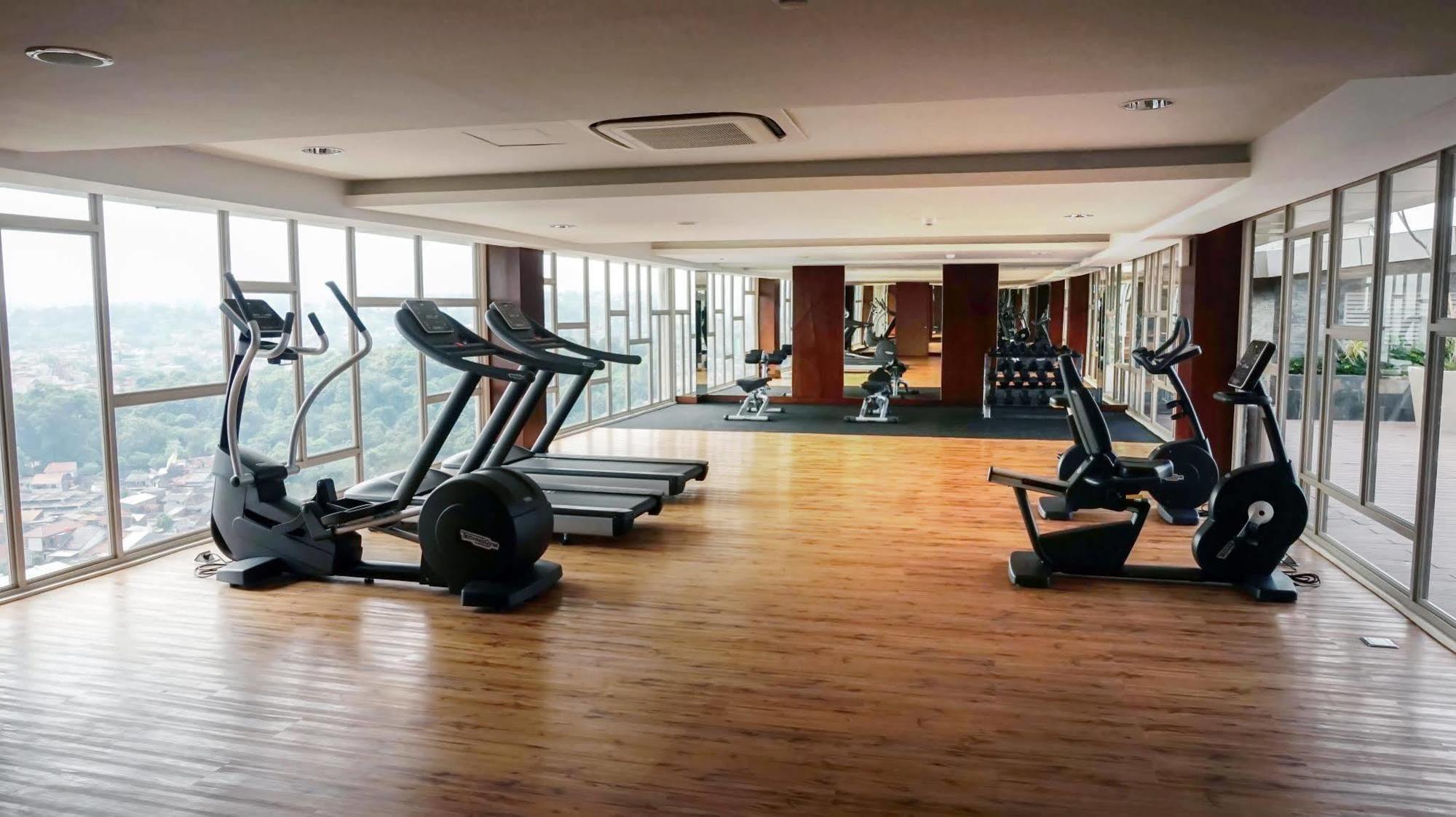 Louis Kienne Hotel Pandanaran Σεμαράνγκ Εξωτερικό φωτογραφία